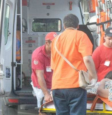 A traversat prin loc nepermis şi a ajuns la spital